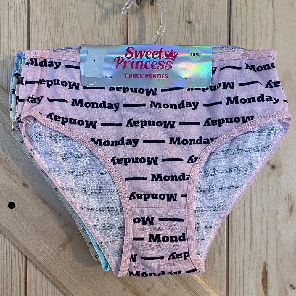 Sweet Princess 7 Pack Day of the Week Panties NWT Size 10